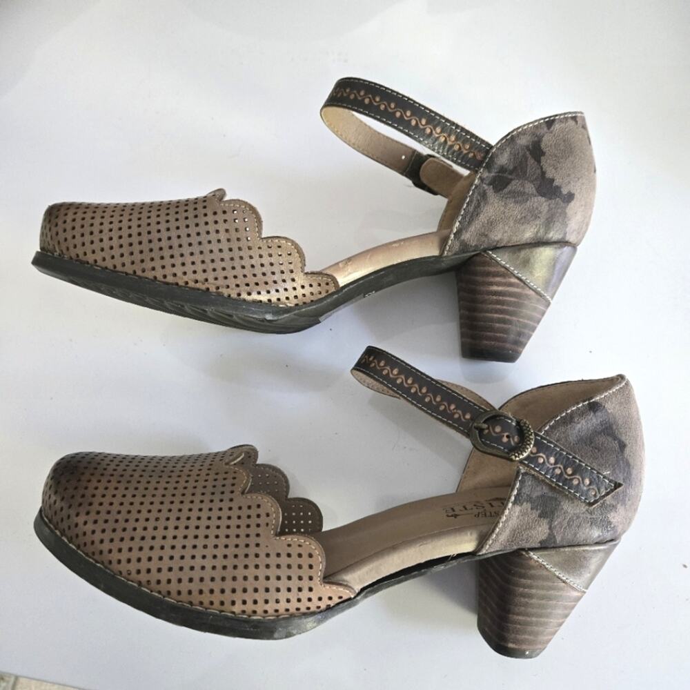 L'Artiste Parchelle Mary Jane Pumps Sz 42 Taupe Greige Leather Hand Painted Boho - Picture 2 of 10